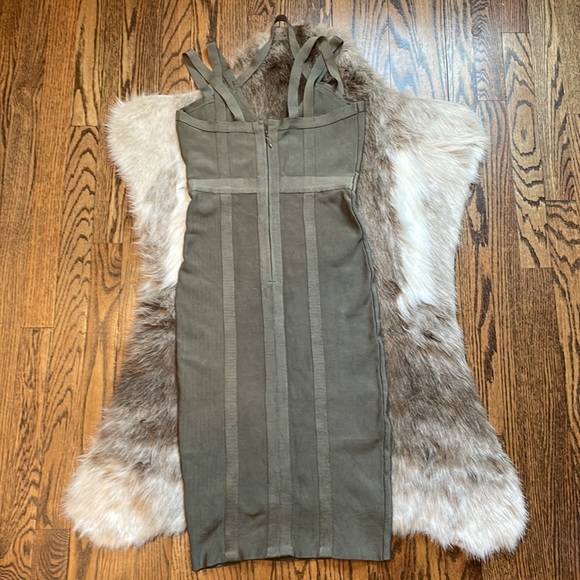 VENUS perfect bandage dress - Picture 3 of 3